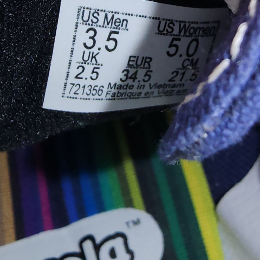 Vans - Picture 2 of 6